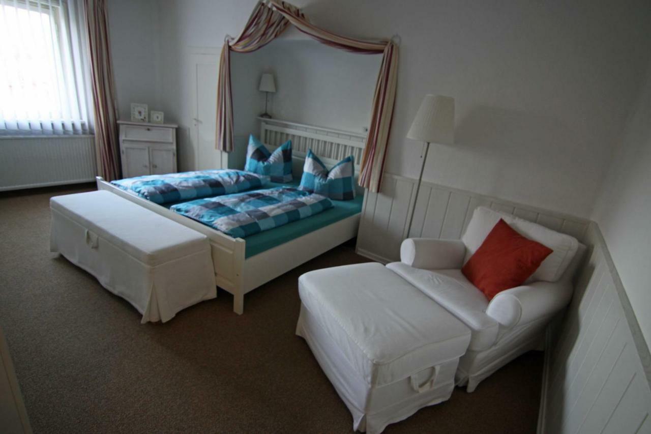 Ferienwohnung Schiller 쿠로르트존스도르프 외부 사진